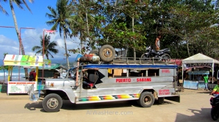 Un precioso jumbo jeepney Puerto - Sabang, Palawan, Filipinas